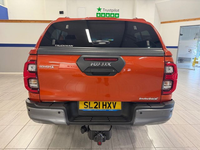2021 Toyota HI-Lux 2.8L Invincible X 4dr - Photo 6