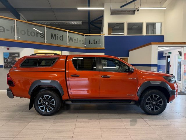 2021 Toyota HI-Lux 2.8L Invincible X 4dr - Photo 8