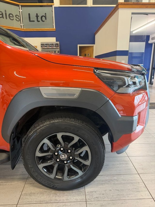 2021 Toyota HI-Lux 2.8L Invincible X 4dr - Photo 9