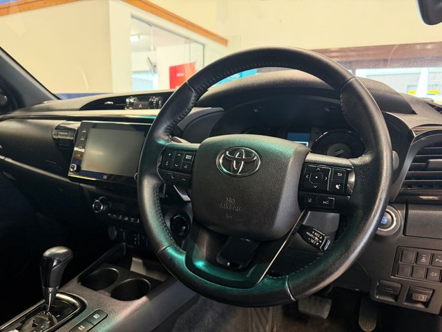 2021 Toyota HI-Lux 2.8L Invincible X 4dr - Photo 11