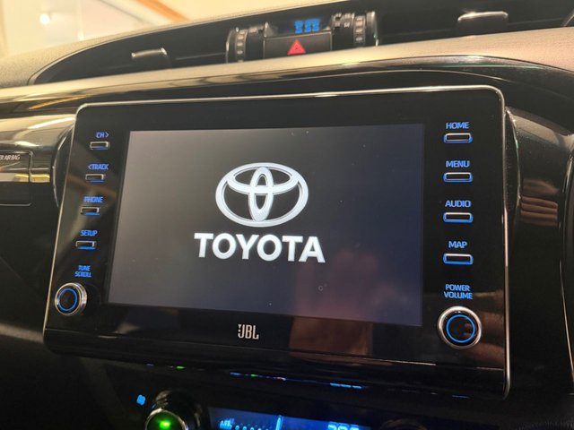 2021 Toyota HI-Lux 2.8L Invincible X 4dr - Photo 12