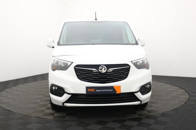 2021 Vauxhall Combo 1.5L Sportive 4dr - Photo 10