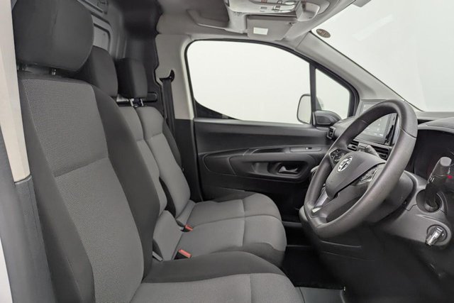 2021 Vauxhall Combo 1.5L Sportive 4dr - Photo 3