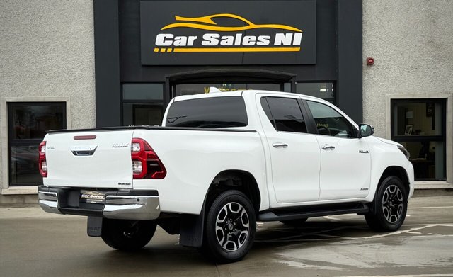 2023 TOYOTA HI-LUX 2.4 D-4D Invincible Pickup Double Cab 4dr Diesel Auto 4WD Euro 6 (s/s) (150 ps) - Photo 5