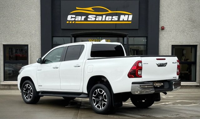 2023 TOYOTA HI-LUX 2.4 D-4D Invincible Pickup Double Cab 4dr Diesel Auto 4WD Euro 6 (s/s) (150 ps) - Photo 6