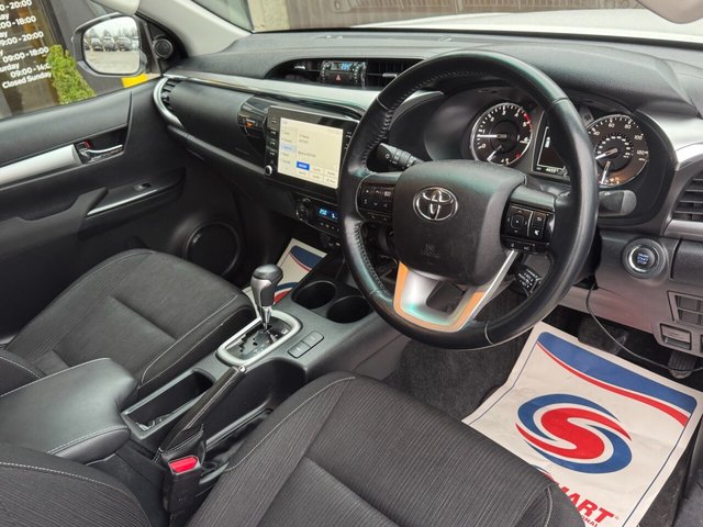2023 TOYOTA HI-LUX 2.4 D-4D Invincible Pickup Double Cab 4dr Diesel Auto 4WD Euro 6 (s/s) (150 ps) - Photo 9