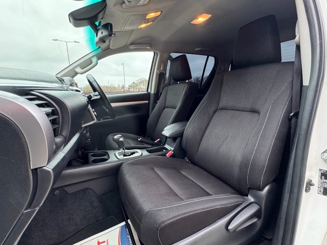 2023 TOYOTA HI-LUX 2.4 D-4D Invincible Pickup Double Cab 4dr Diesel Auto 4WD Euro 6 (s/s) (150 ps) - Photo 11