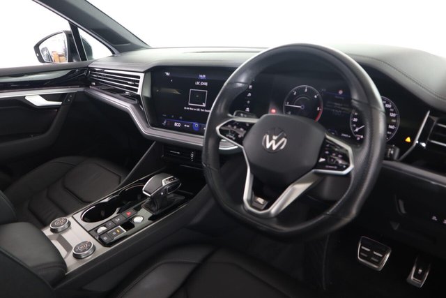 2023 Volkswagen Touareg - Photo 11