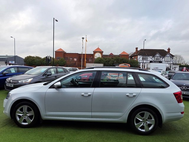2014 SKODA OCTAVIA 1.2 TSI SE Estate 5dr Petrol Manual Euro 5 (s/s) (105 ps) - Photo 5