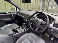 USED 2017 67 VOLKSWAGEN TOUAREG 3.0 TDI V6 R-Line Plus SUV 5dr Diesel Tiptronic 4WD Euro 6 (s/s) (204 ps) 