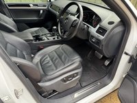 USED 2017 67 VOLKSWAGEN TOUAREG 3.0 TDI V6 R-Line Plus SUV 5dr Diesel Tiptronic 4WD Euro 6 (s/s) (204 ps) 