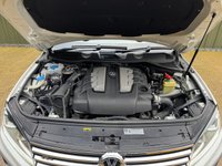 USED 2017 67 VOLKSWAGEN TOUAREG 3.0 TDI V6 R-Line Plus SUV 5dr Diesel Tiptronic 4WD Euro 6 (s/s) (204 ps) 