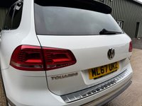 USED 2017 67 VOLKSWAGEN TOUAREG 3.0 TDI V6 R-Line Plus SUV 5dr Diesel Tiptronic 4WD Euro 6 (s/s) (204 ps) 