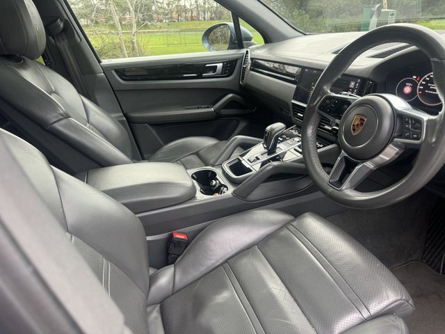 2018 PORSCHE CAYENNE - Photo 8