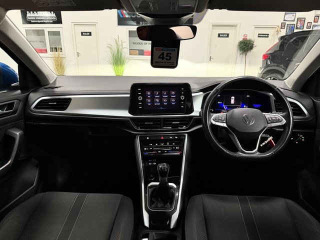 2022 Volkswagen T-Roc 1L Life 5dr - Photo 3