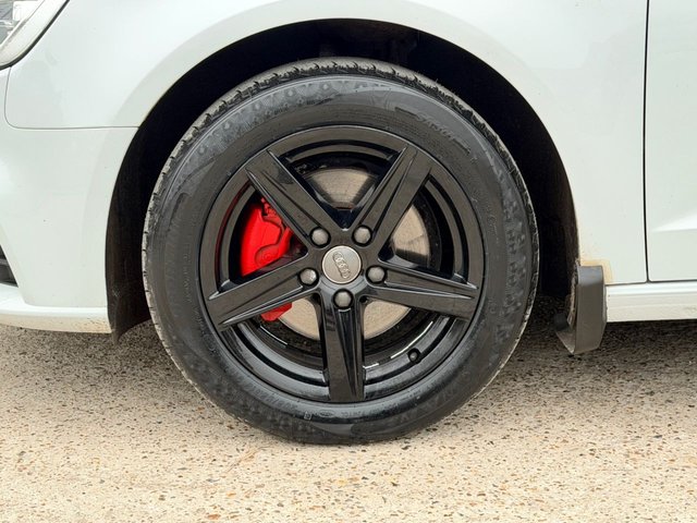 2019 Audi A3 1.5L SE Technik 5dr - Photo 12