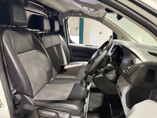 2022 VAUXHALL VIVARO - Photo 6