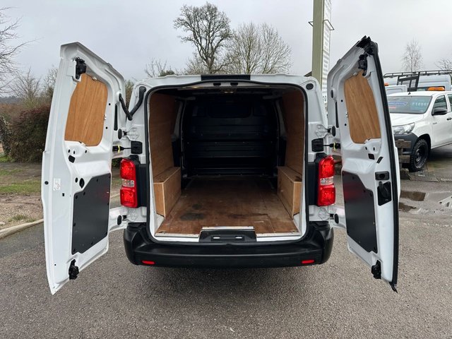 2022 VAUXHALL VIVARO - Photo 10