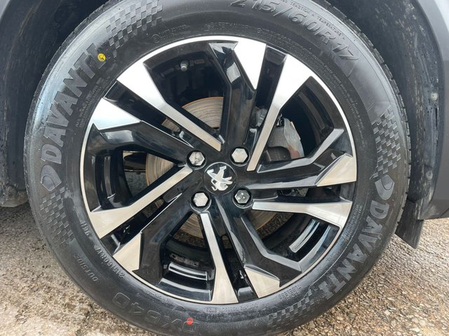 2022 PEUGEOT 2008 - Photo 7