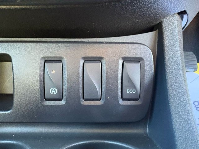 2017 DACIA DUSTER 2017 1.2 TCe Prestige SUV 5dr Petrol Manual Euro 6 (s/s) (125 ps) - Photo 12