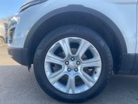 USED 2018 68 LAND ROVER RANGE ROVER EVOQUE 2.0 eD4 SE Tech SUV 5dr Diesel Manual FWD Euro 6 (s/s) (150 ps) AN ABSOLUTELY STUNNING ADDITION TO OUR HUGE EVOQUE SELECTION FINISHED IN HUGELY POPULAR WHITE PAINT+4 WHEEL DRIVE+JUST 1 OWNER FROM NEW+SERVICE HISTORY+DIESEL+ULEZ COMPLIANT+FULL LEATHER INTERIOR+SATELLITE NAVIGATION+PARK ASSIST+CLIMATE CONTROL+18 INCH ALLOY WHEELS+CALL NOW TO SPEAK WITH OUR EXPERIENCED SALES TEAM+READY TO DRIVE AWAY TODAY!!!!!!!!!
