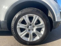 USED 2018 68 LAND ROVER RANGE ROVER EVOQUE 2.0 eD4 SE Tech SUV 5dr Diesel Manual FWD Euro 6 (s/s) (150 ps) AN ABSOLUTELY STUNNING ADDITION TO OUR HUGE EVOQUE SELECTION FINISHED IN HUGELY POPULAR WHITE PAINT+4 WHEEL DRIVE+JUST 1 OWNER FROM NEW+SERVICE HISTORY+DIESEL+ULEZ COMPLIANT+FULL LEATHER INTERIOR+SATELLITE NAVIGATION+PARK ASSIST+CLIMATE CONTROL+18 INCH ALLOY WHEELS+CALL NOW TO SPEAK WITH OUR EXPERIENCED SALES TEAM+READY TO DRIVE AWAY TODAY!!!!!!!!!