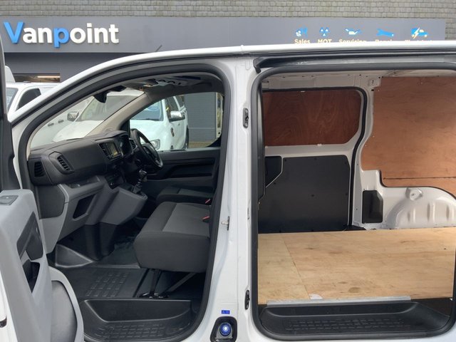 2022 Vauxhall Vivaro 1.5L Dynamic 6dr - Photo 11