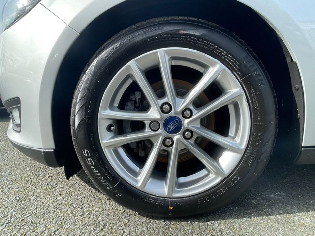 2016 Ford Focus 1L Zetec 5dr - Photo 11