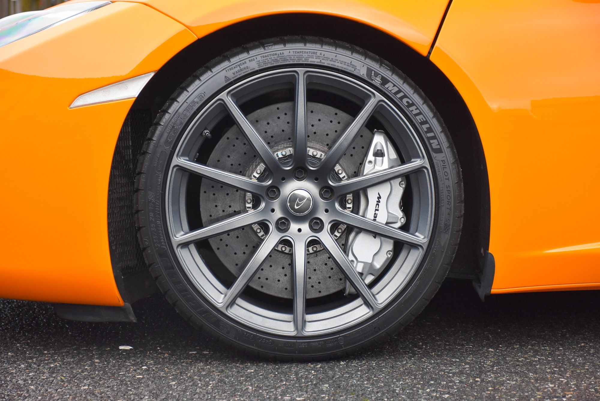 USED 2012 12 MCLAREN 12C 3.8T V8 SSG Euro 5 2dr 