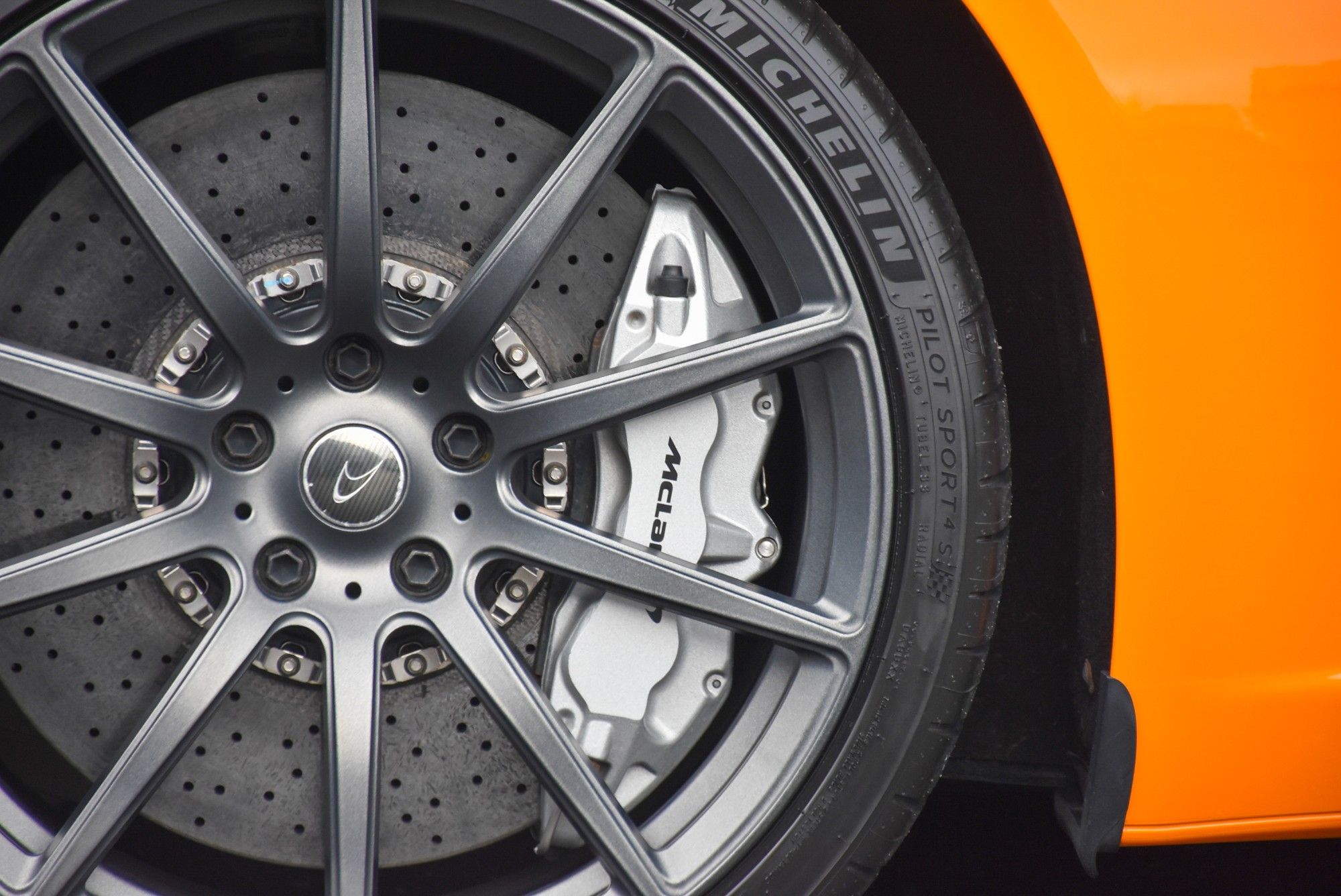 USED 2012 12 MCLAREN 12C 3.8T V8 SSG Euro 5 2dr 