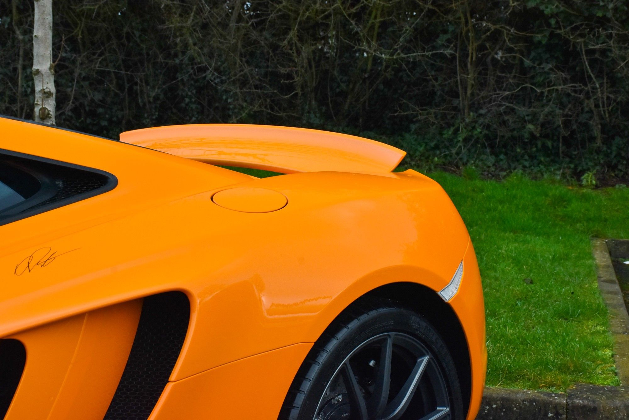USED 2012 12 MCLAREN 12C 3.8T V8 SSG Euro 5 2dr 