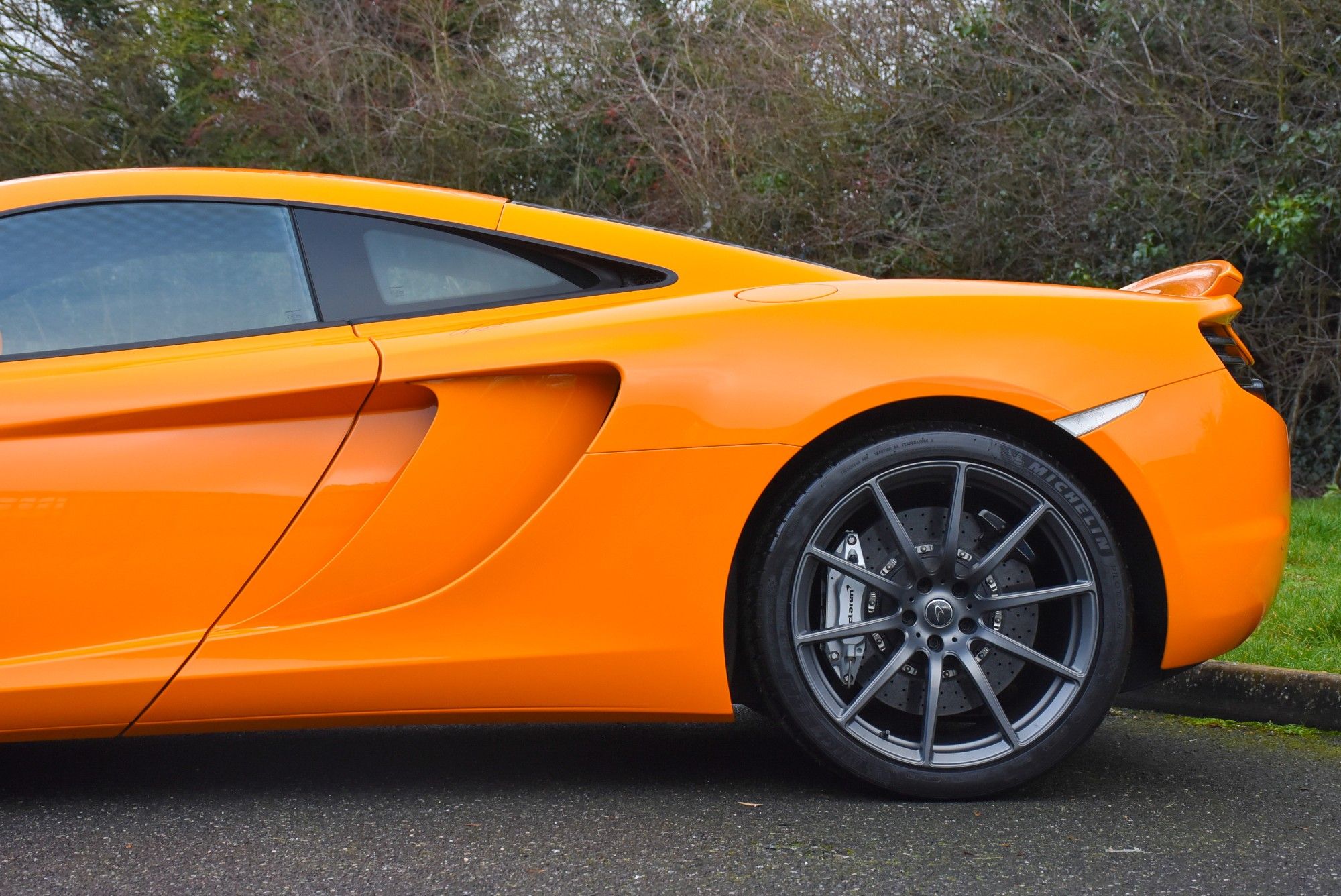 USED 2012 12 MCLAREN 12C 3.8T V8 SSG Euro 5 2dr 