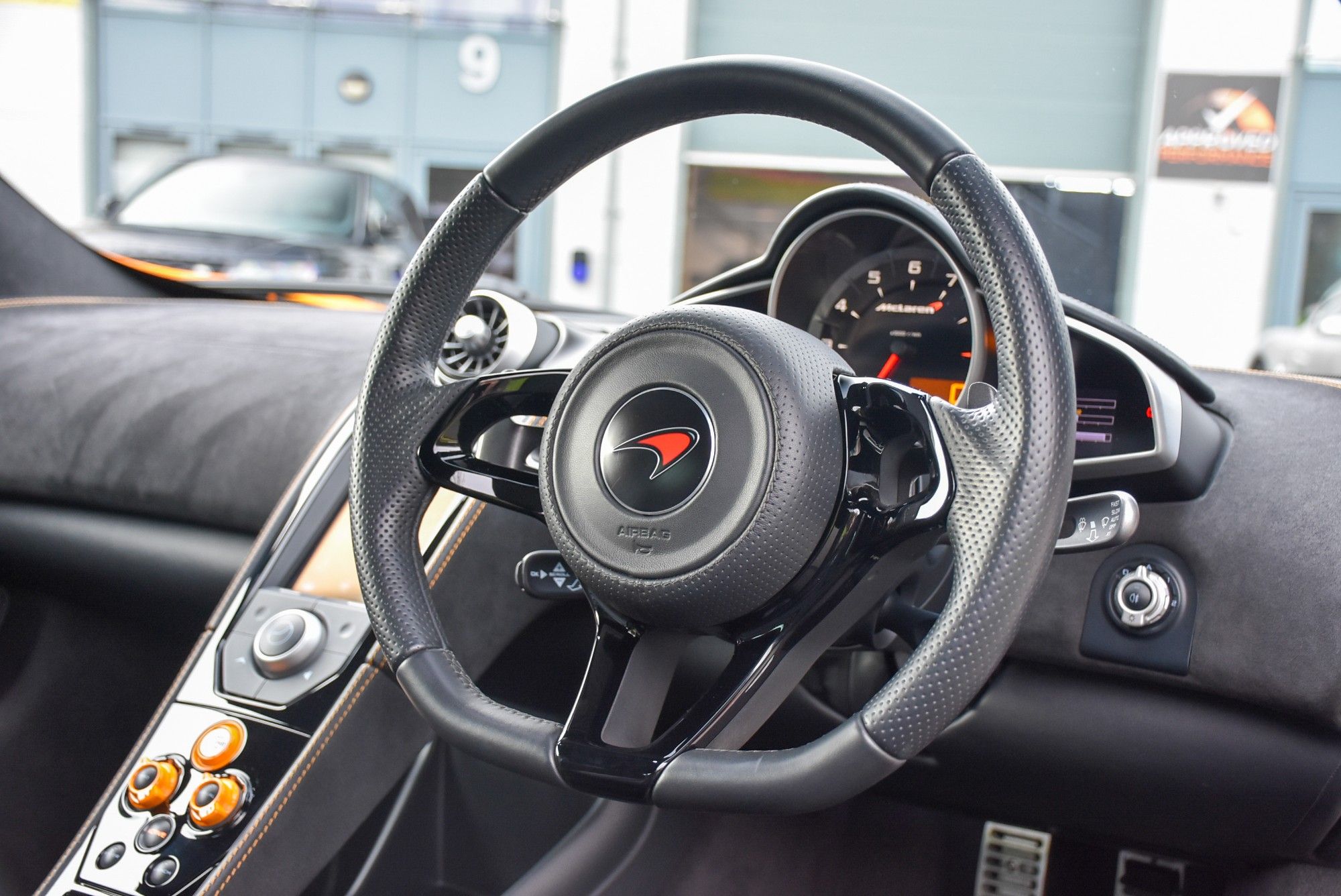 USED 2012 12 MCLAREN 12C 3.8T V8 SSG Euro 5 2dr 
