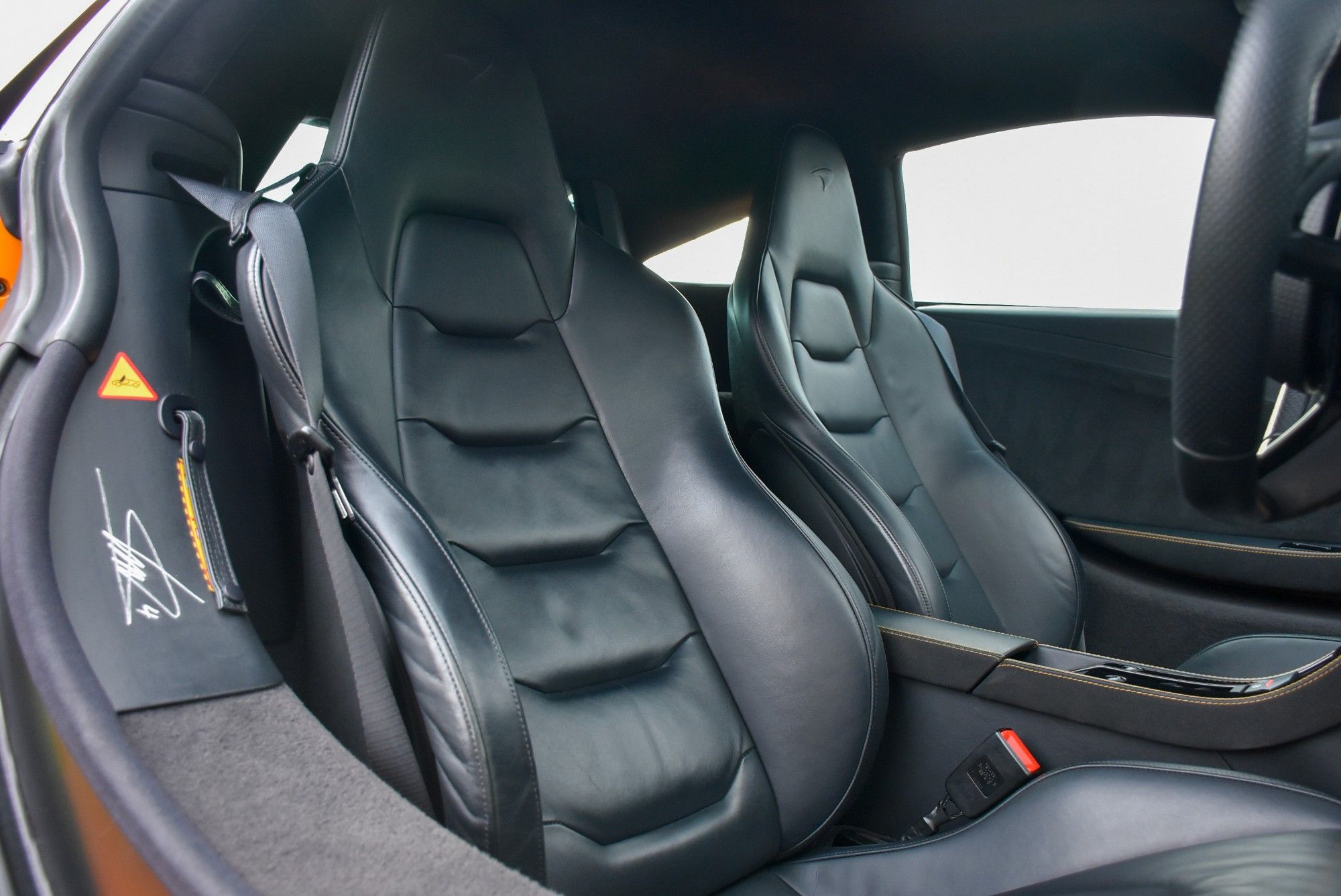 USED 2012 12 MCLAREN 12C 3.8T V8 SSG Euro 5 2dr 