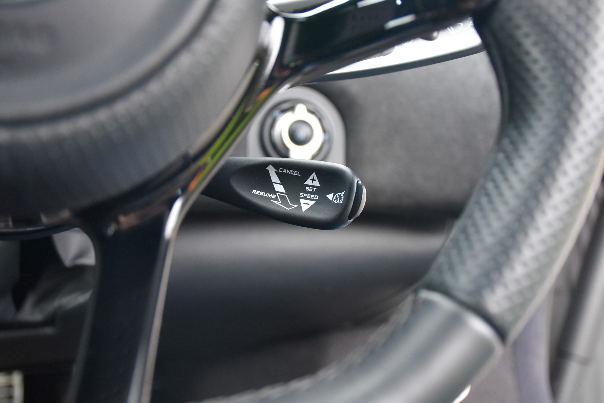 USED 2012 12 MCLAREN 12C 3.8T V8 SSG Euro 5 2dr 