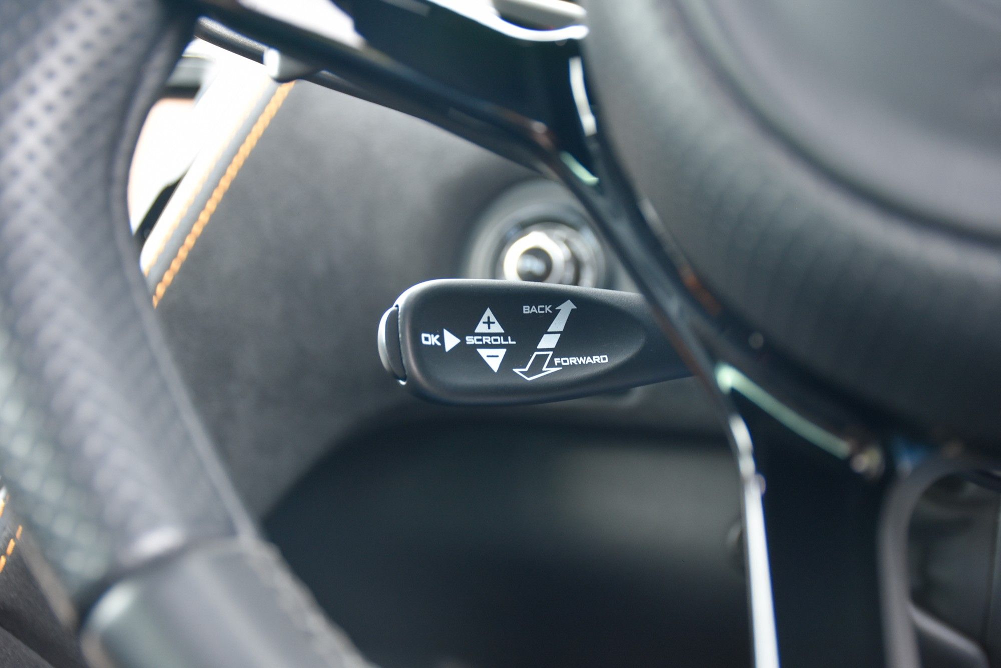 USED 2012 12 MCLAREN 12C 3.8T V8 SSG Euro 5 2dr 