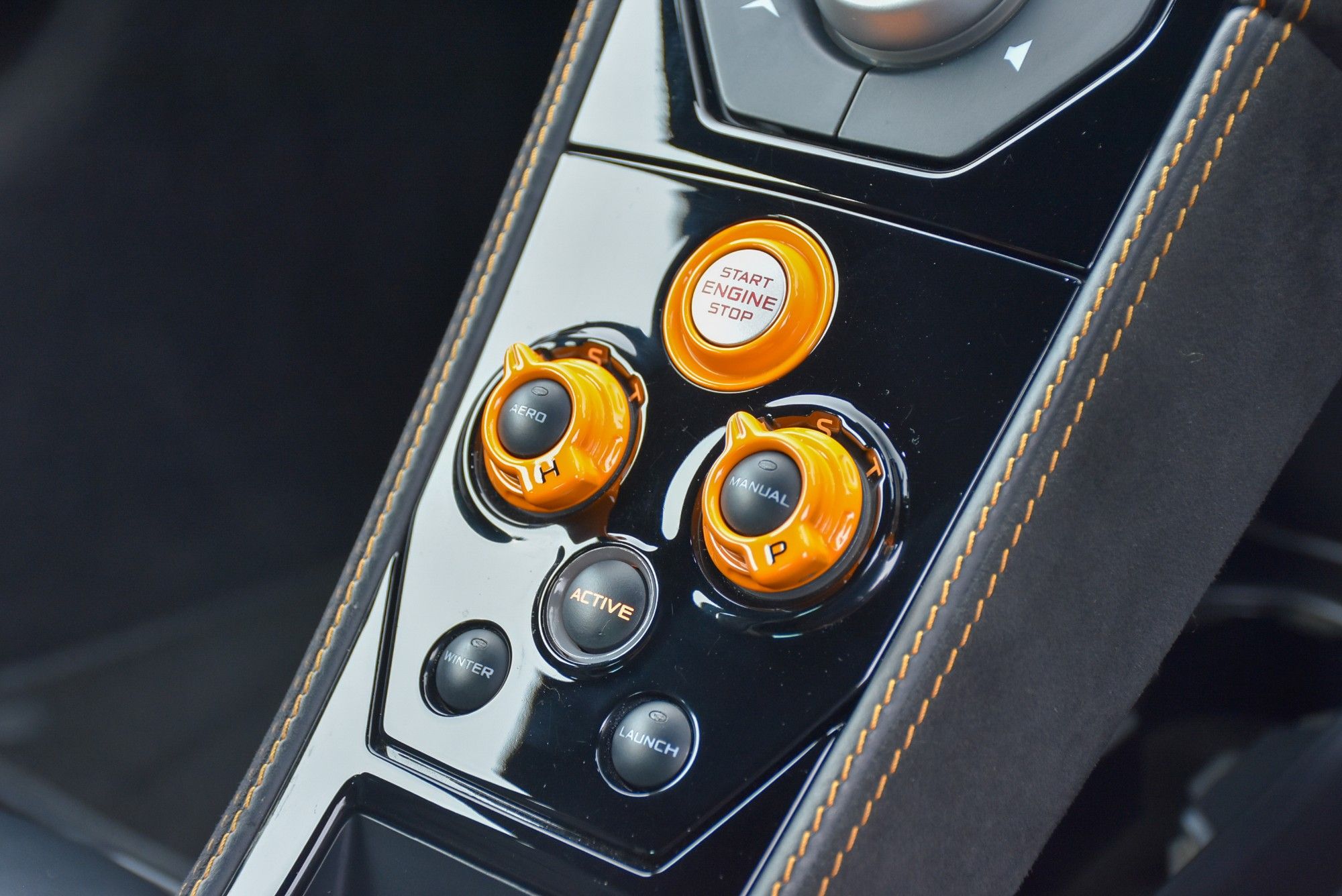 USED 2012 12 MCLAREN 12C 3.8T V8 SSG Euro 5 2dr 