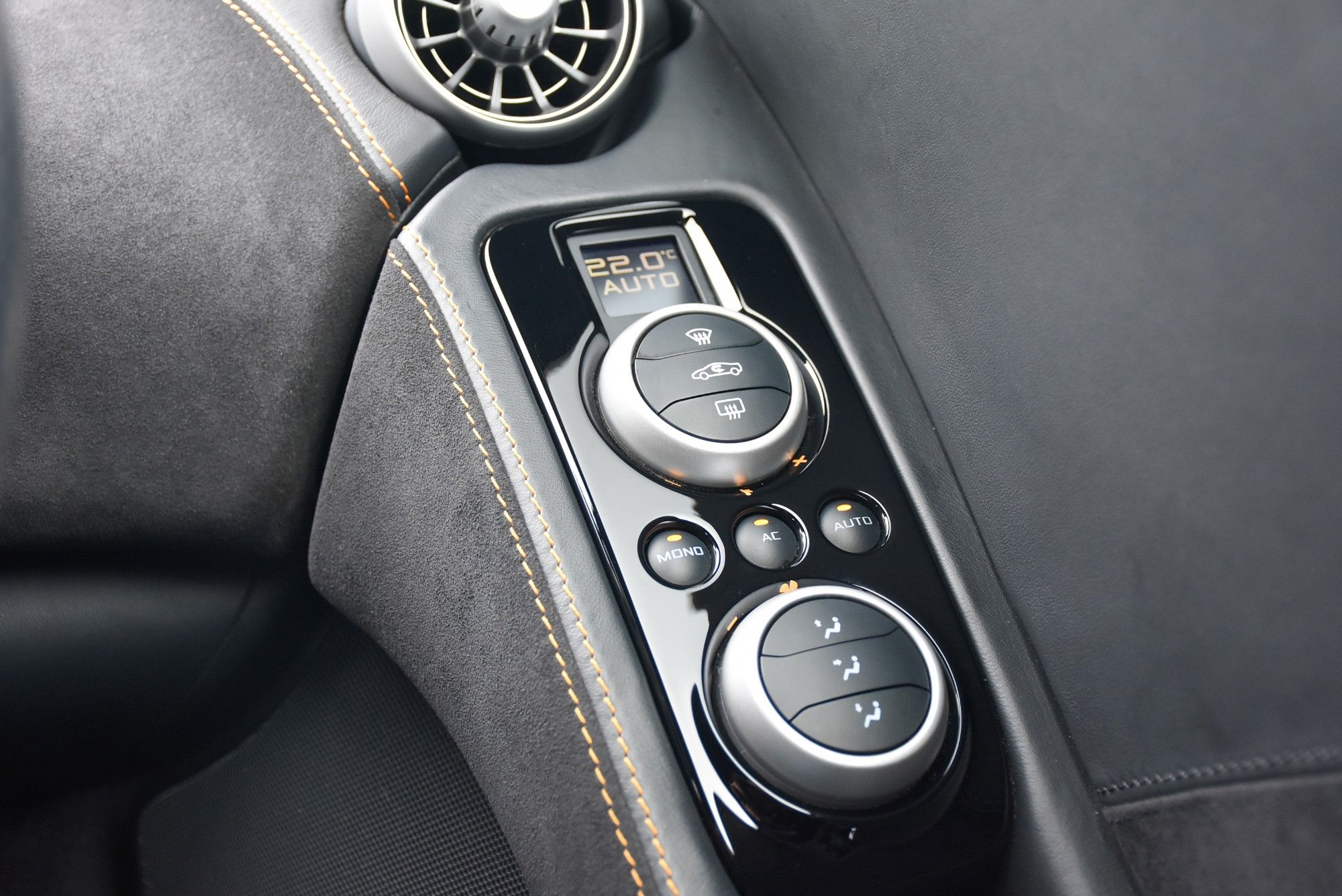 USED 2012 12 MCLAREN 12C 3.8T V8 SSG Euro 5 2dr 