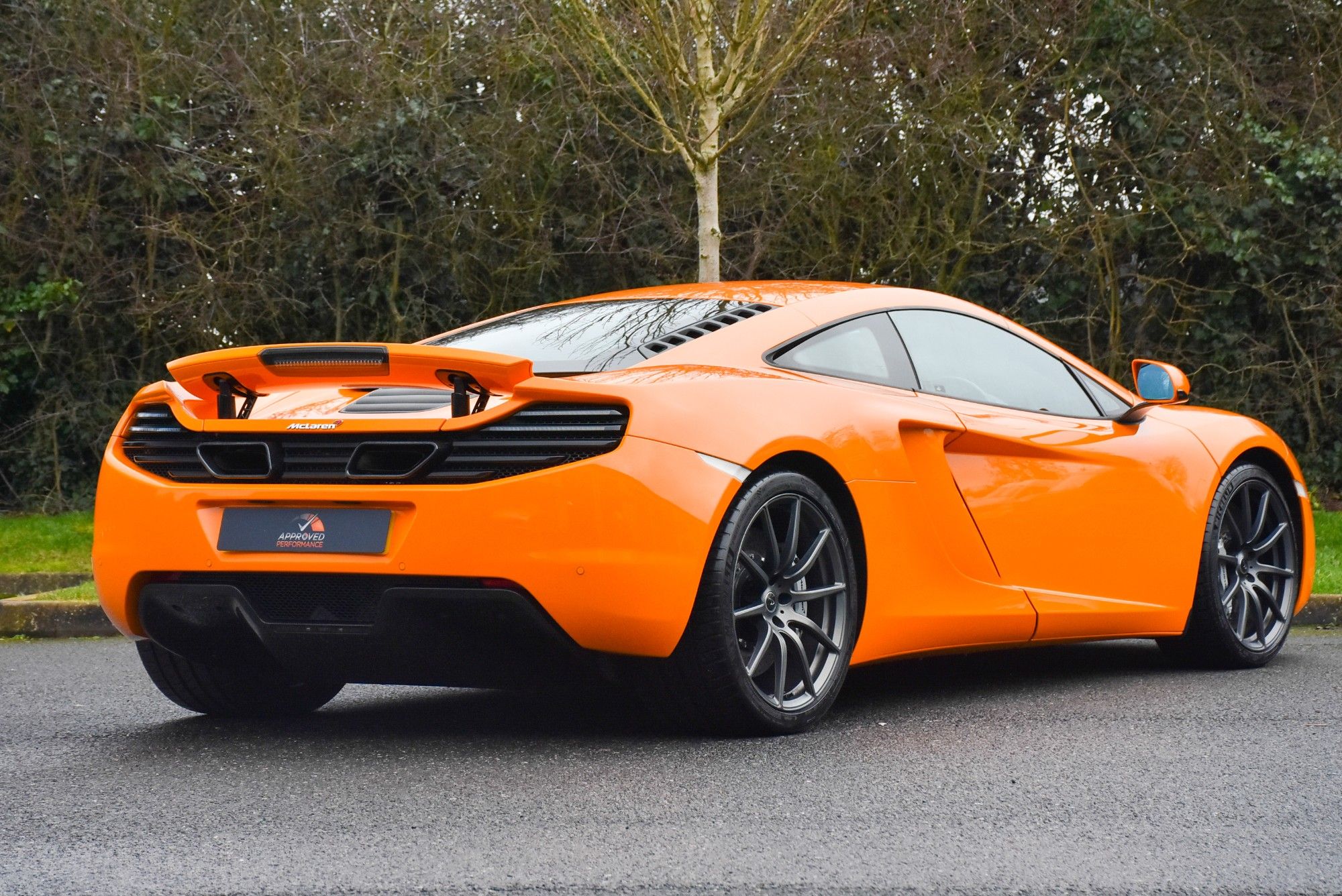 USED 2012 12 MCLAREN 12C 3.8T V8 SSG Euro 5 2dr 