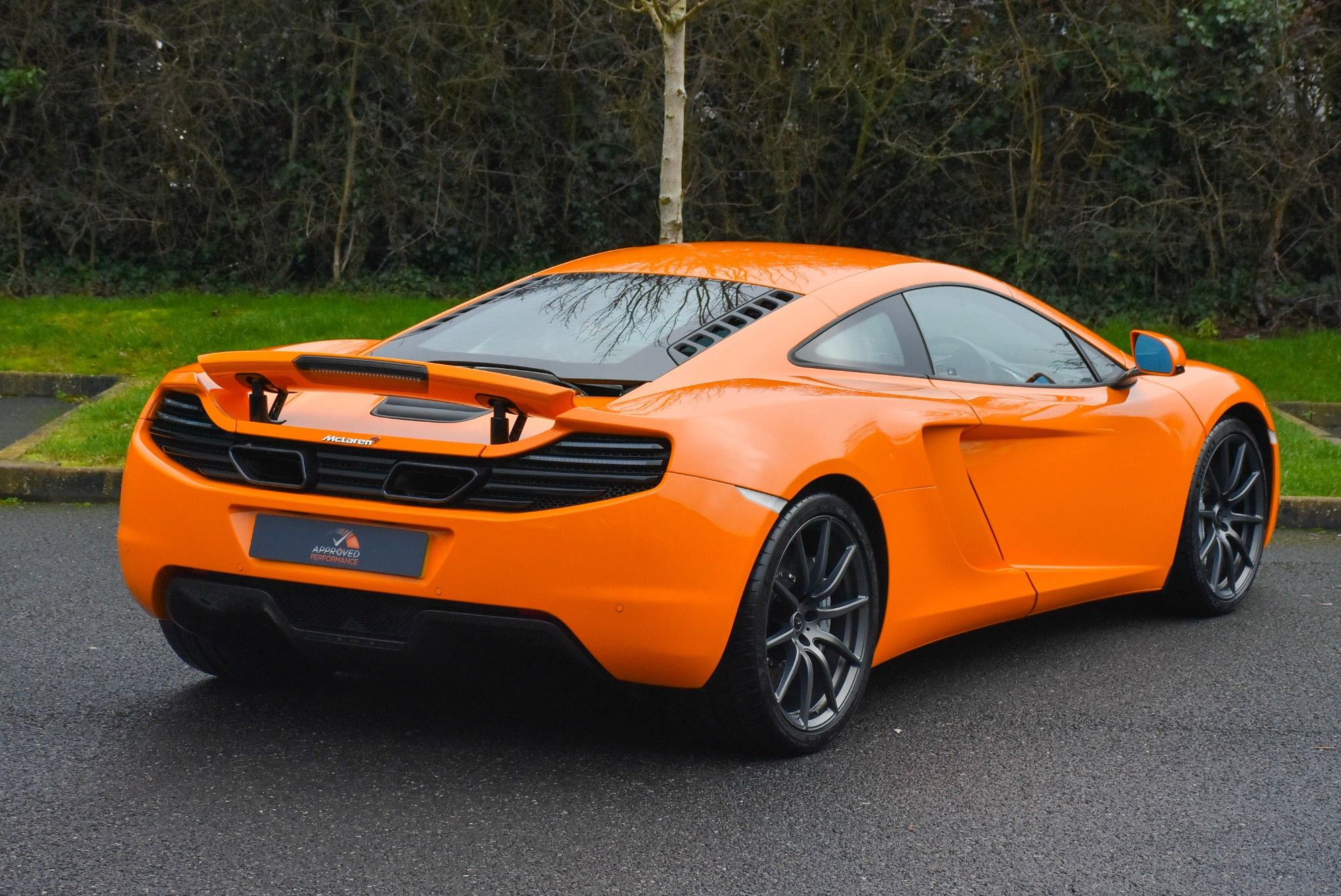 USED 2012 12 MCLAREN 12C 3.8T V8 SSG Euro 5 2dr 