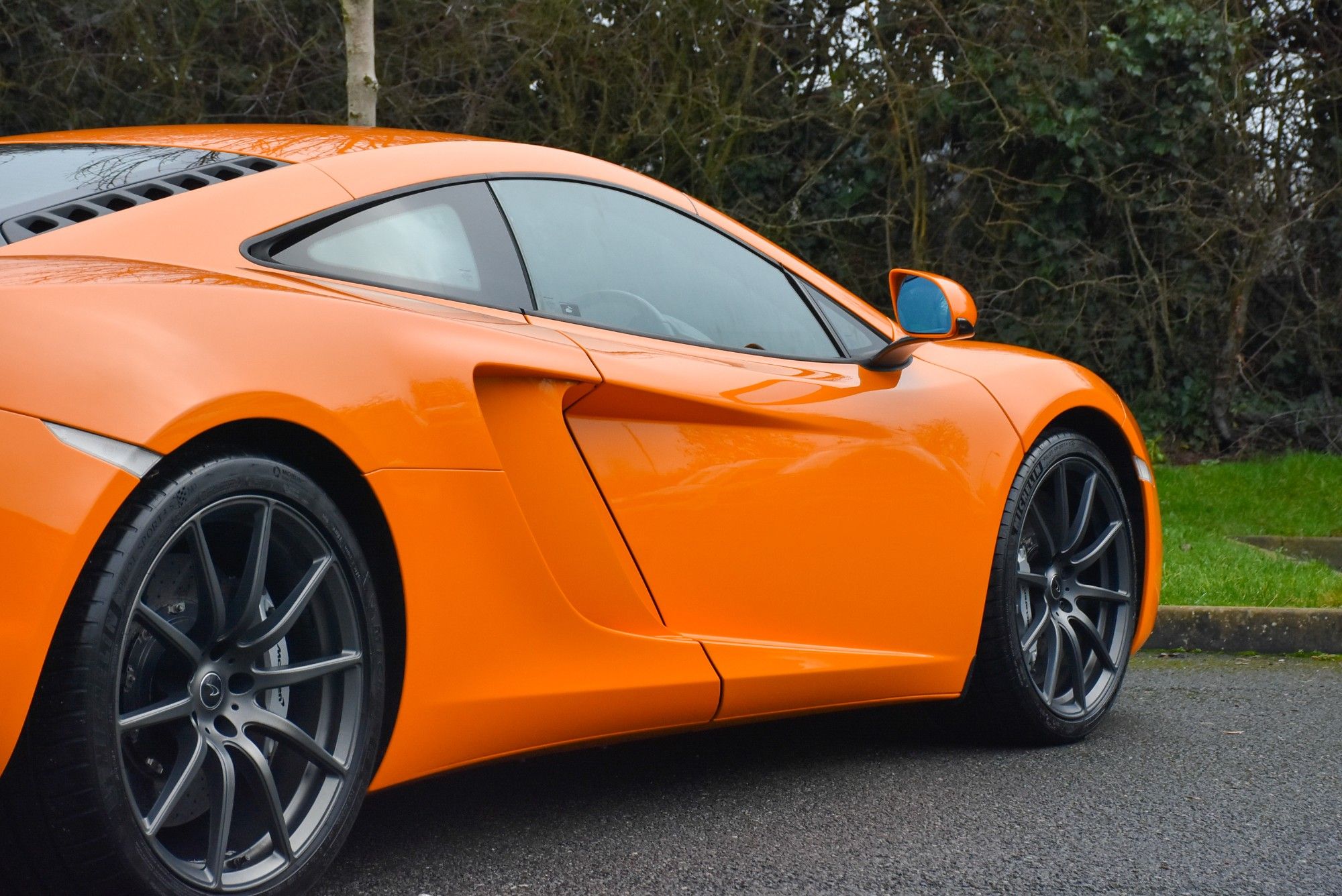 USED 2012 12 MCLAREN 12C 3.8T V8 SSG Euro 5 2dr 