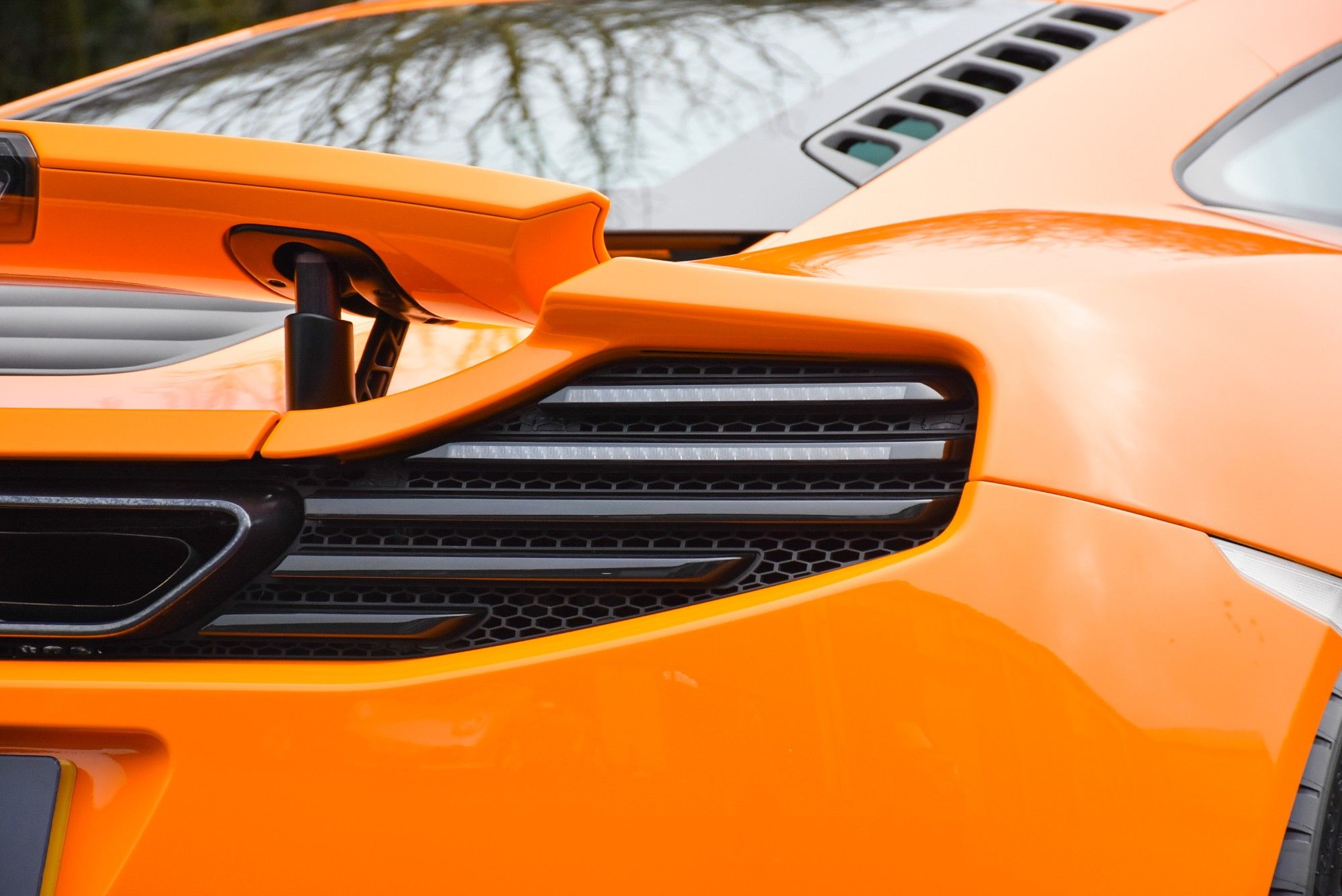 USED 2012 12 MCLAREN 12C 3.8T V8 SSG Euro 5 2dr 
