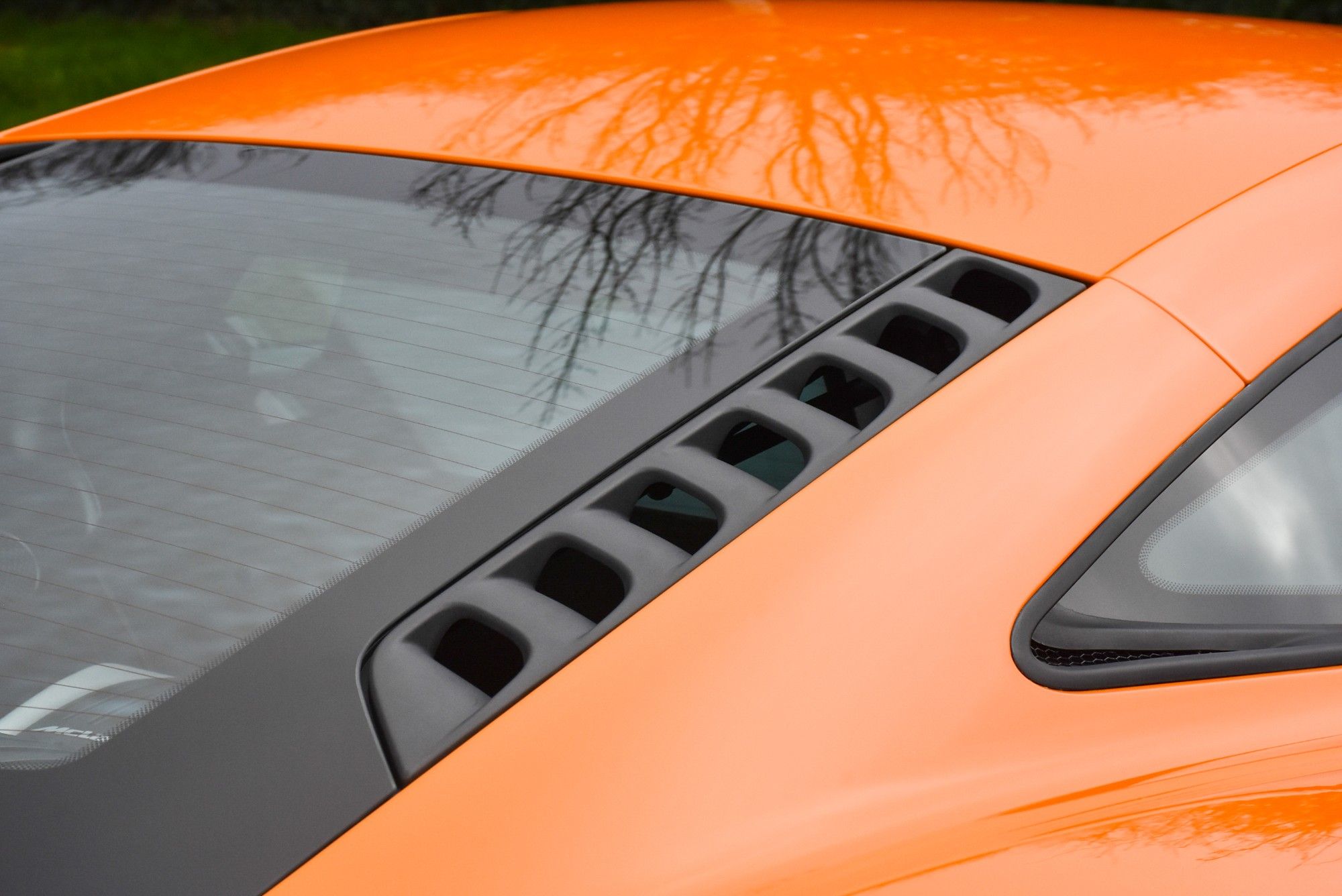 USED 2012 12 MCLAREN 12C 3.8T V8 SSG Euro 5 2dr 
