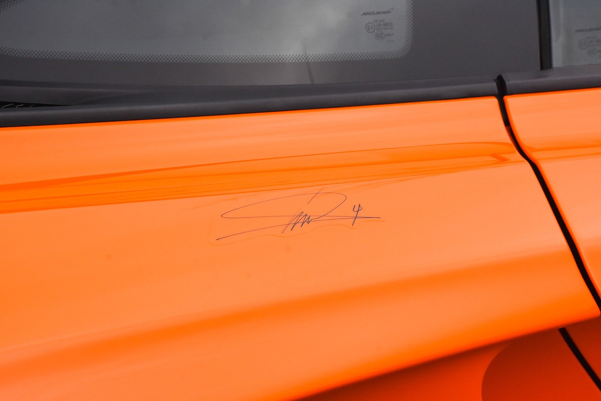 USED 2012 12 MCLAREN 12C 3.8T V8 SSG Euro 5 2dr 
