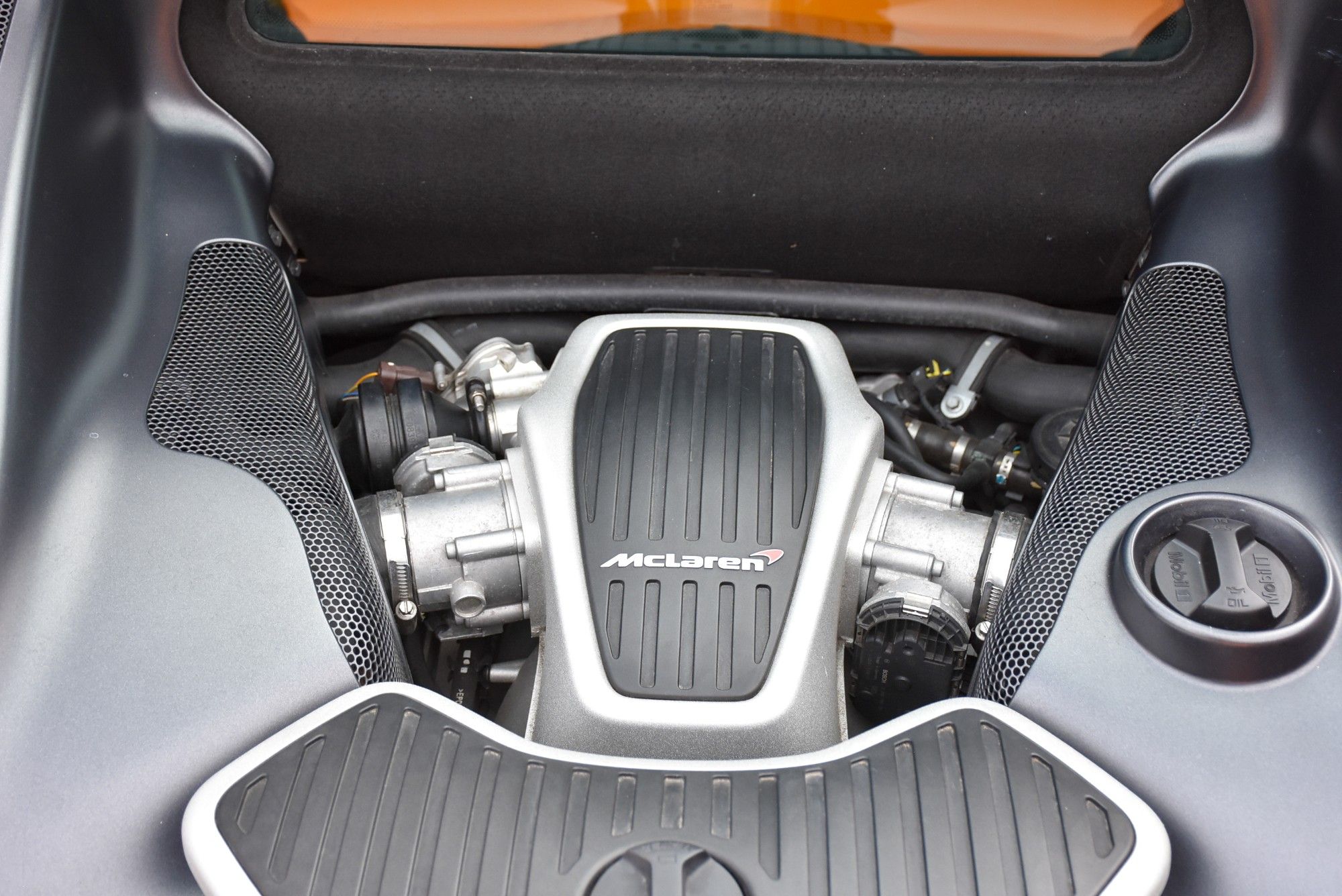 USED 2012 12 MCLAREN 12C 3.8T V8 SSG Euro 5 2dr 