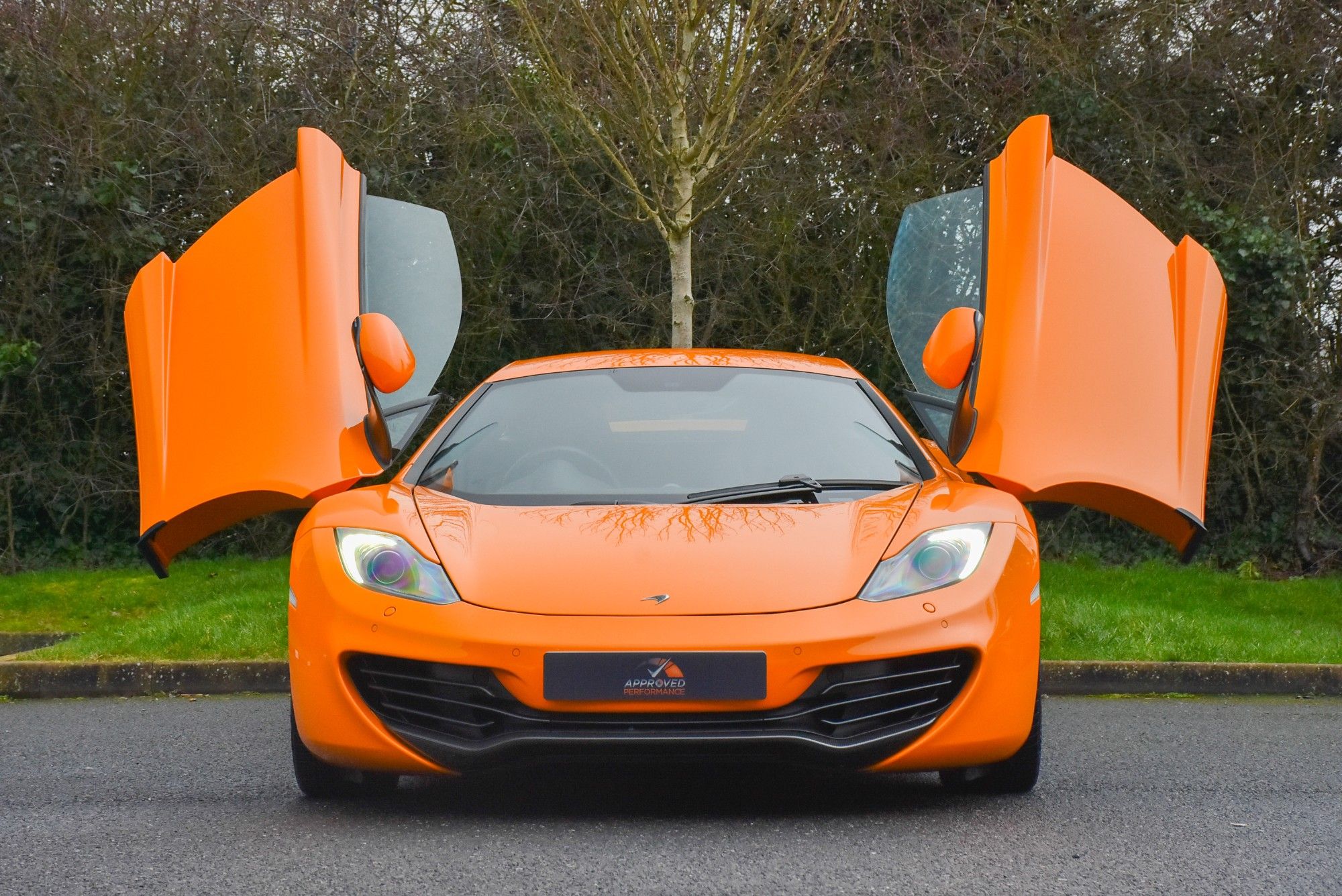 USED 2012 12 MCLAREN 12C 3.8T V8 SSG Euro 5 2dr 
