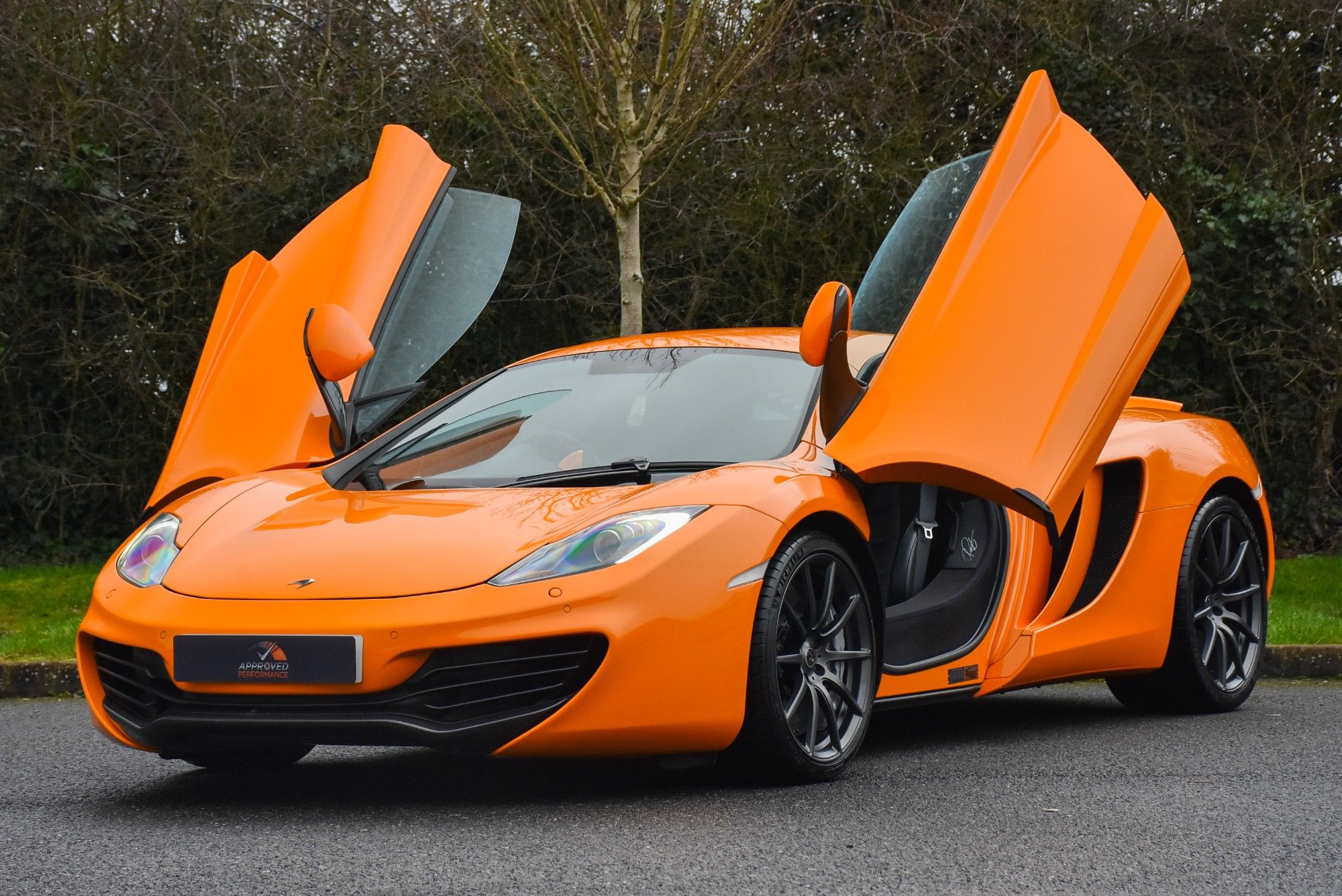USED 2012 12 MCLAREN 12C 3.8T V8 SSG Euro 5 2dr 