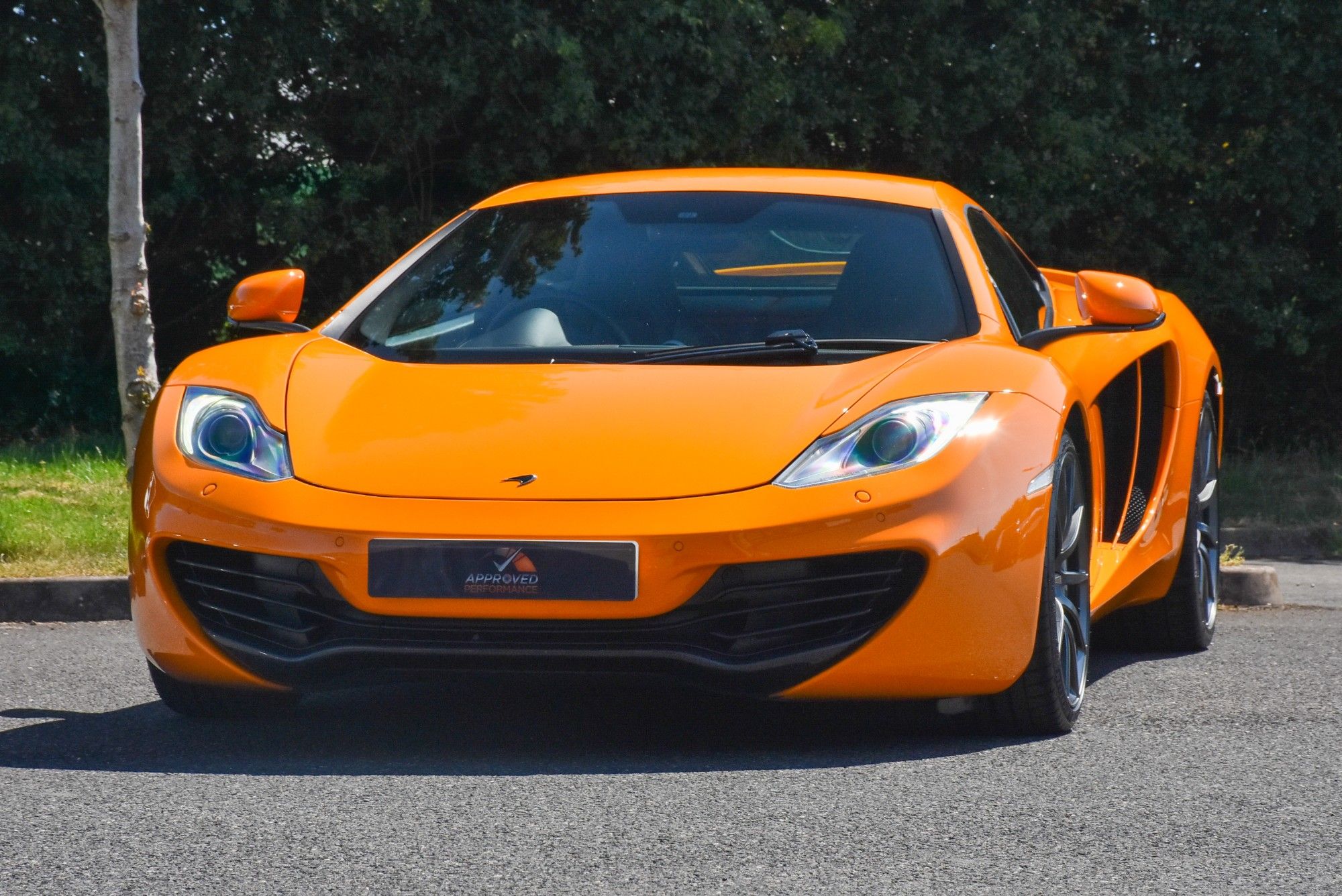 USED 2012 12 MCLAREN 12C 3.8T V8 SSG Euro 5 2dr 