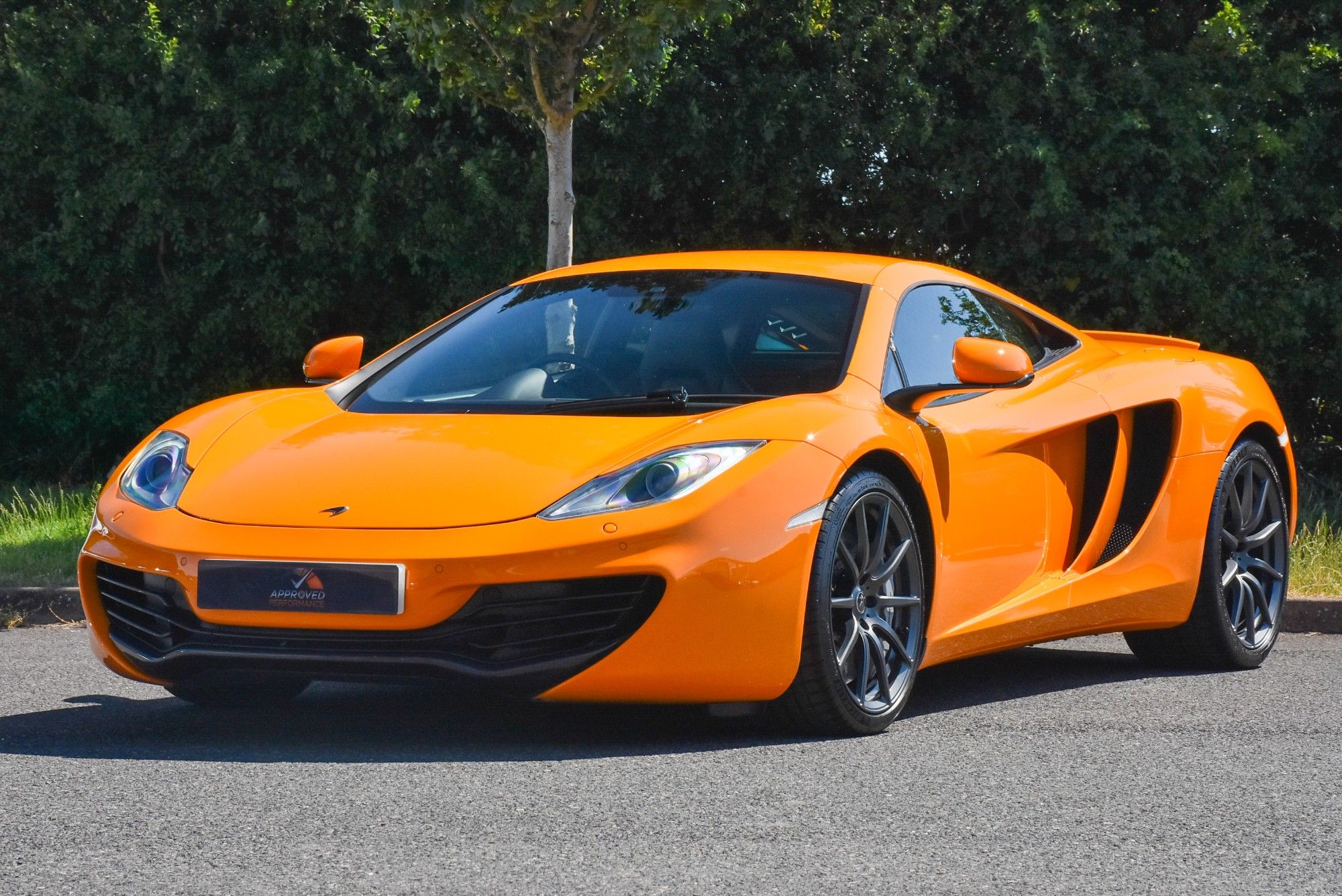 USED 2012 12 MCLAREN 12C 3.8T V8 SSG Euro 5 2dr 