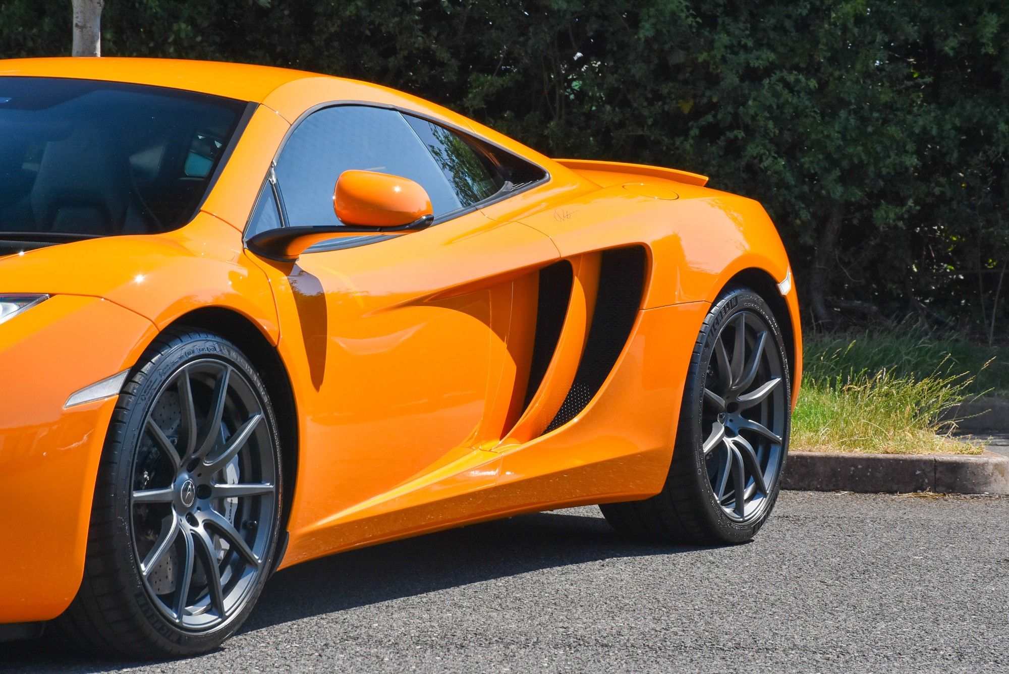 USED 2012 12 MCLAREN 12C 3.8T V8 SSG Euro 5 2dr 